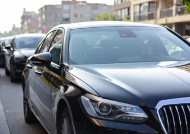 Professional RTA certified corporate driver in Dubai for business meetings