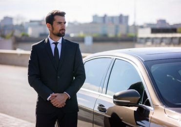 executive weekly chauffeur service Dubai Brilliant Drive